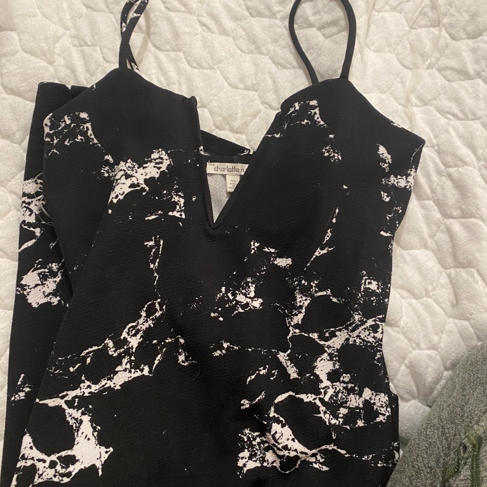 Marbled black and white fitted dress